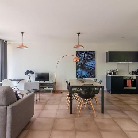Appartamento Plein Soleil avec Jacuzzi Privatif et parking privé Sarlat Esterno foto