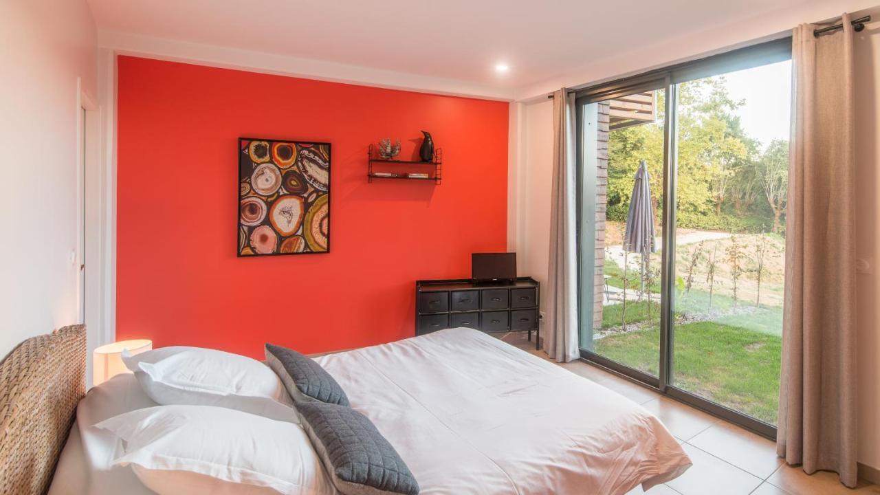 Appartamento Plein Soleil avec Jacuzzi Privatif et parking privé Sarlat Esterno foto