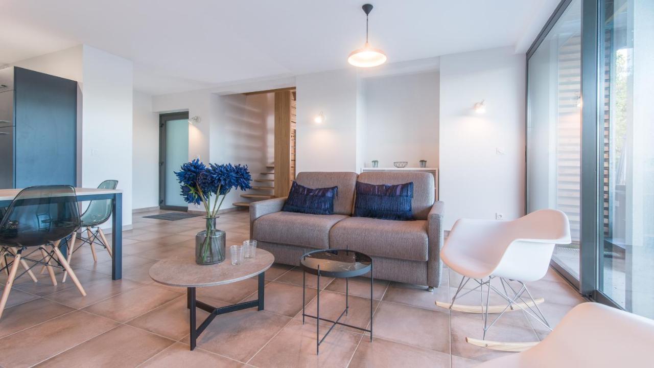 Appartamento Plein Soleil avec Jacuzzi Privatif et parking privé Sarlat Esterno foto