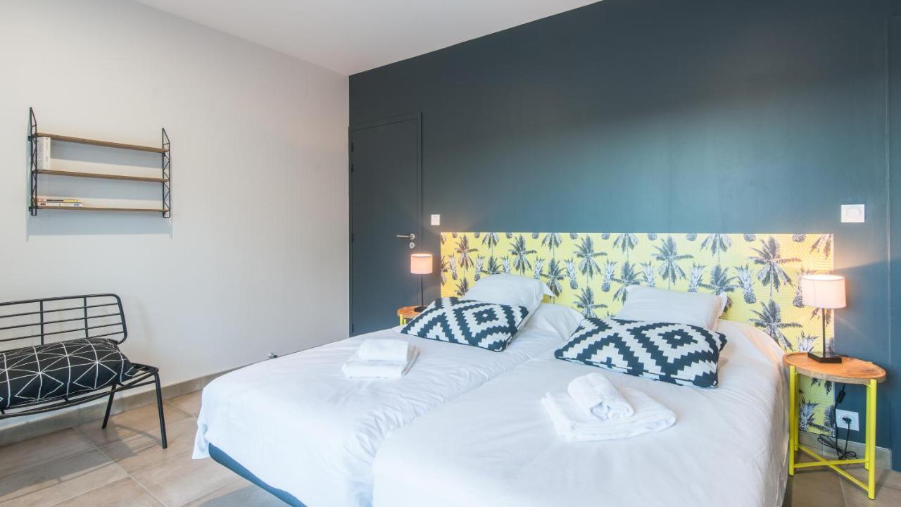 Appartamento Plein Soleil avec Jacuzzi Privatif et parking privé Sarlat Esterno foto