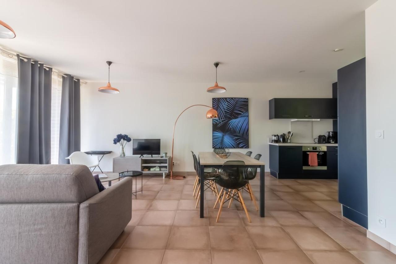 Appartamento Plein Soleil avec Jacuzzi Privatif et parking privé Sarlat Esterno foto