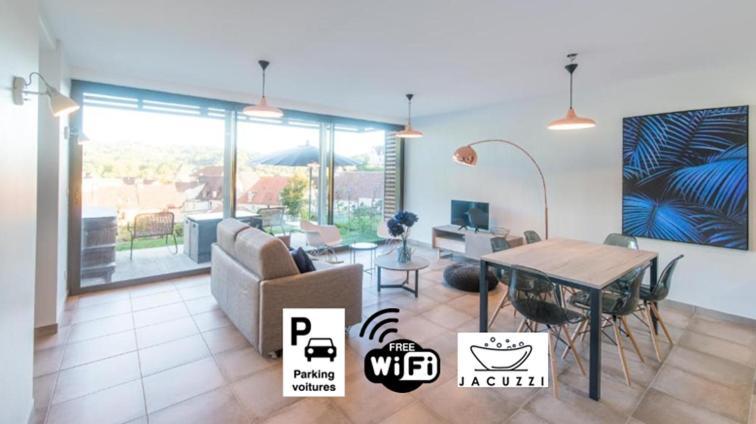 Appartamento Plein Soleil avec Jacuzzi Privatif et parking privé Sarlat Esterno foto