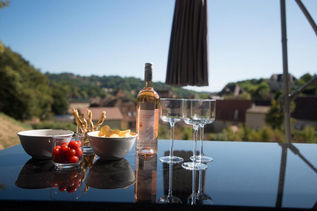 Appartamento Plein Soleil avec Jacuzzi Privatif et parking privé Sarlat Esterno foto